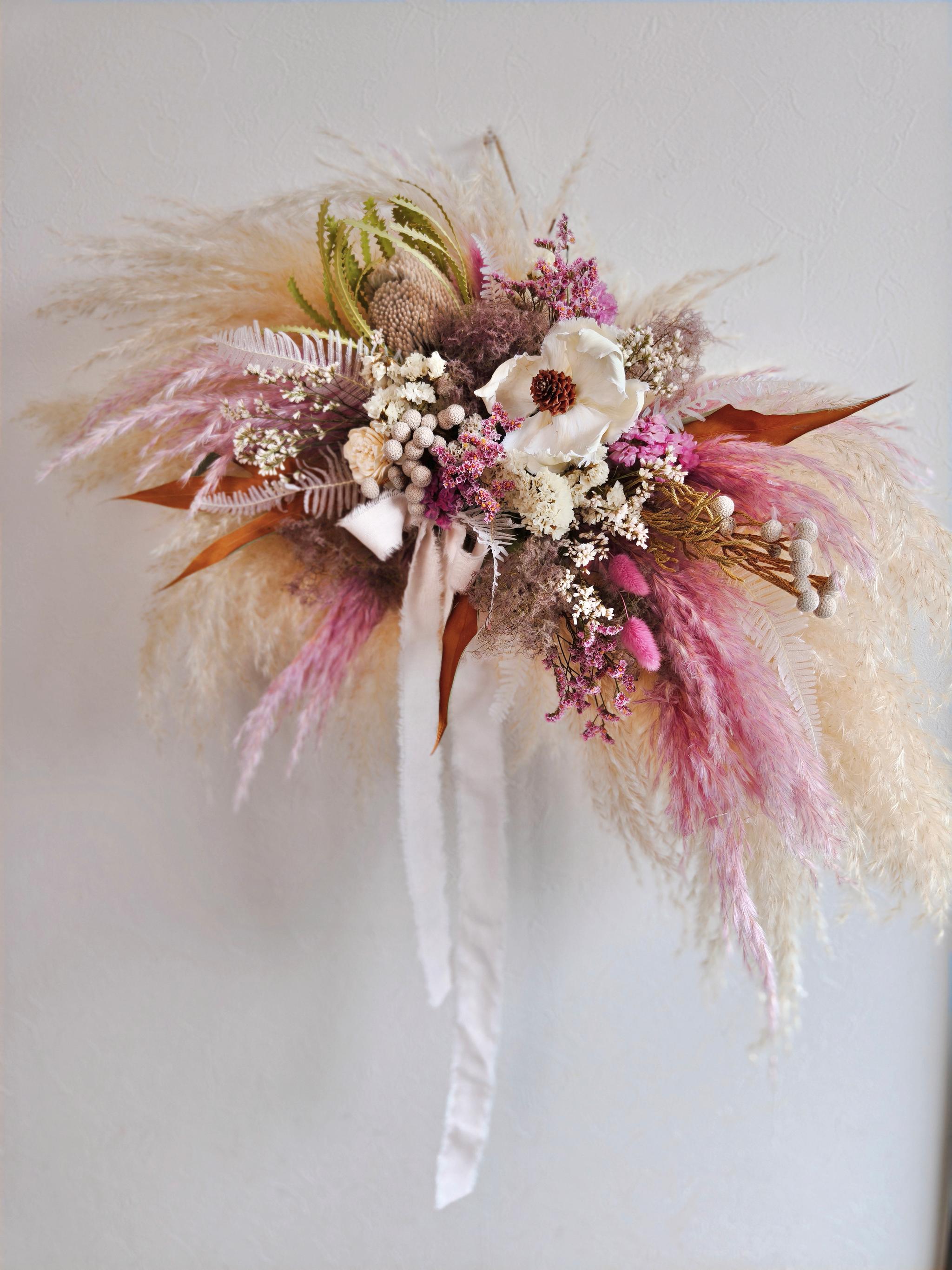 ドライフラワーの壁掛けスワッグ ウォールデコ パンパスグラス 開店祝い新築祝い インテリア店舗装飾リース 誕生日フォト | 8枚目